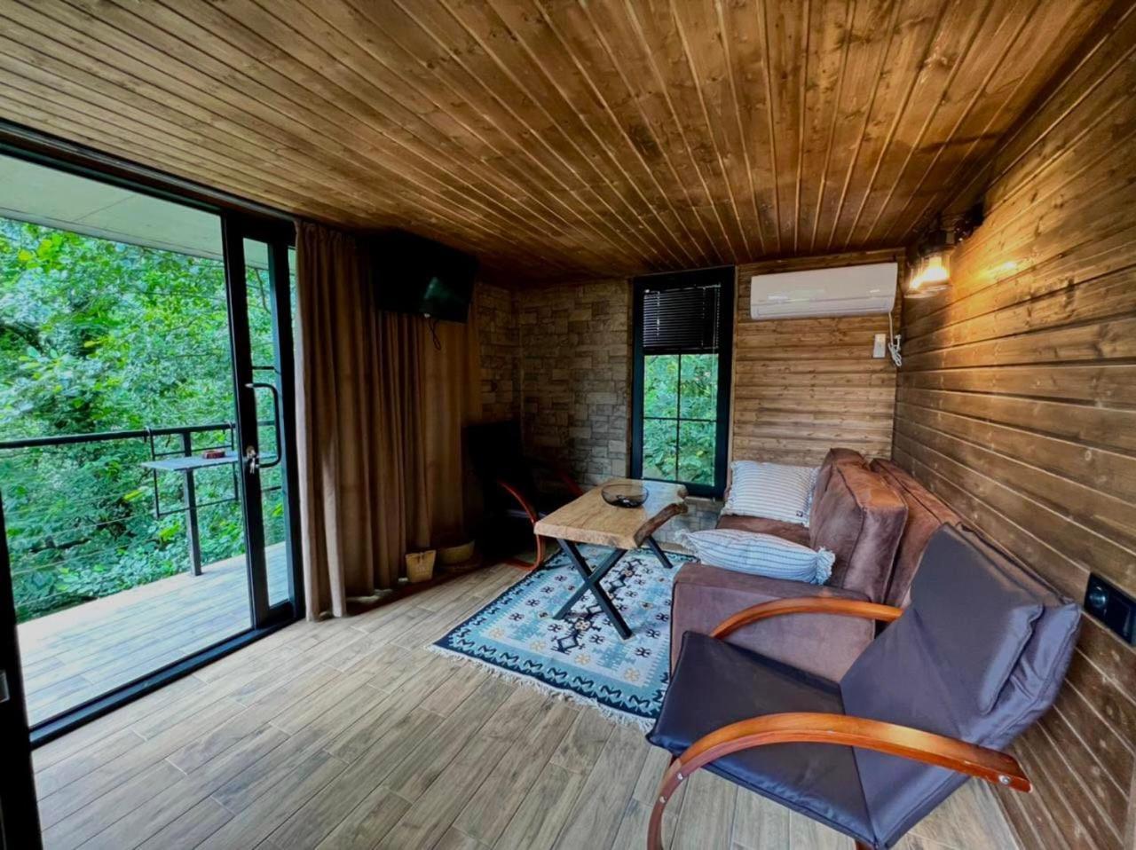 Hotel Woodpecker Georgia Batumi Zewnętrze zdjęcie